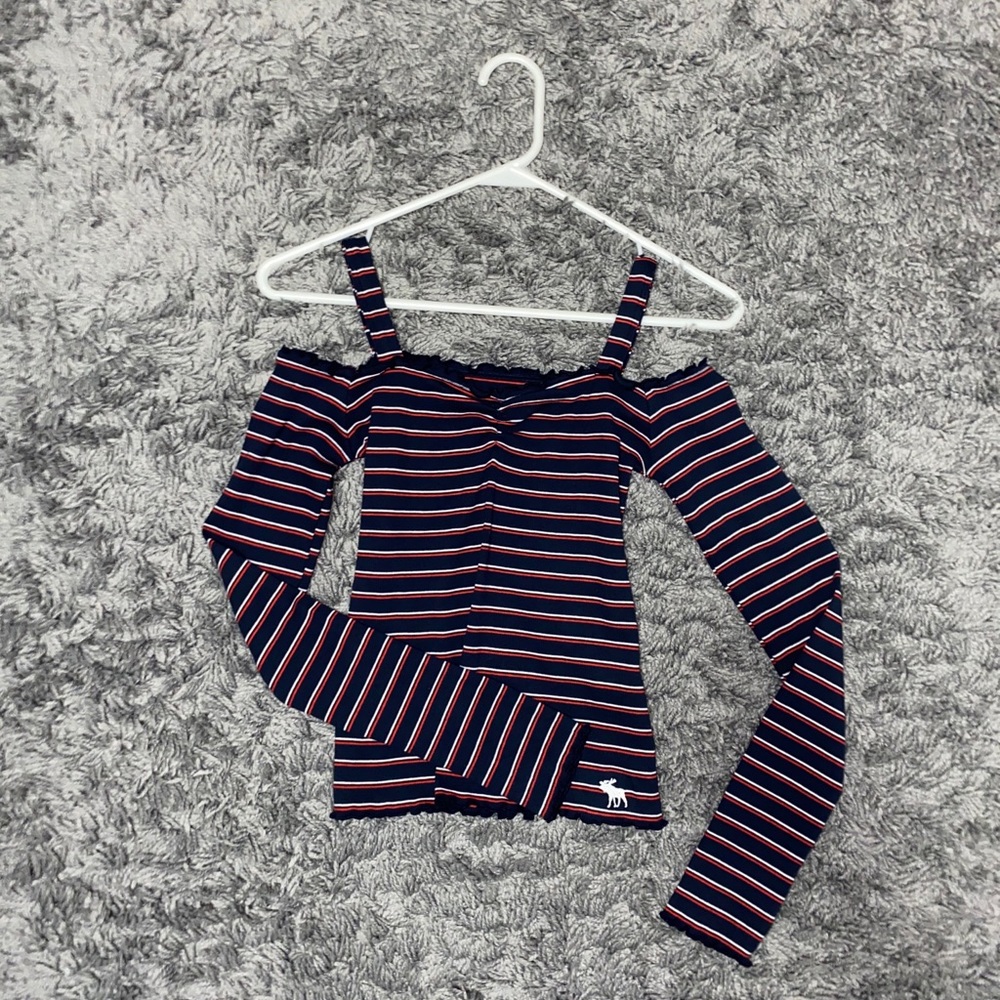 Abercrombie Kids || shoulder-cut navy striped top